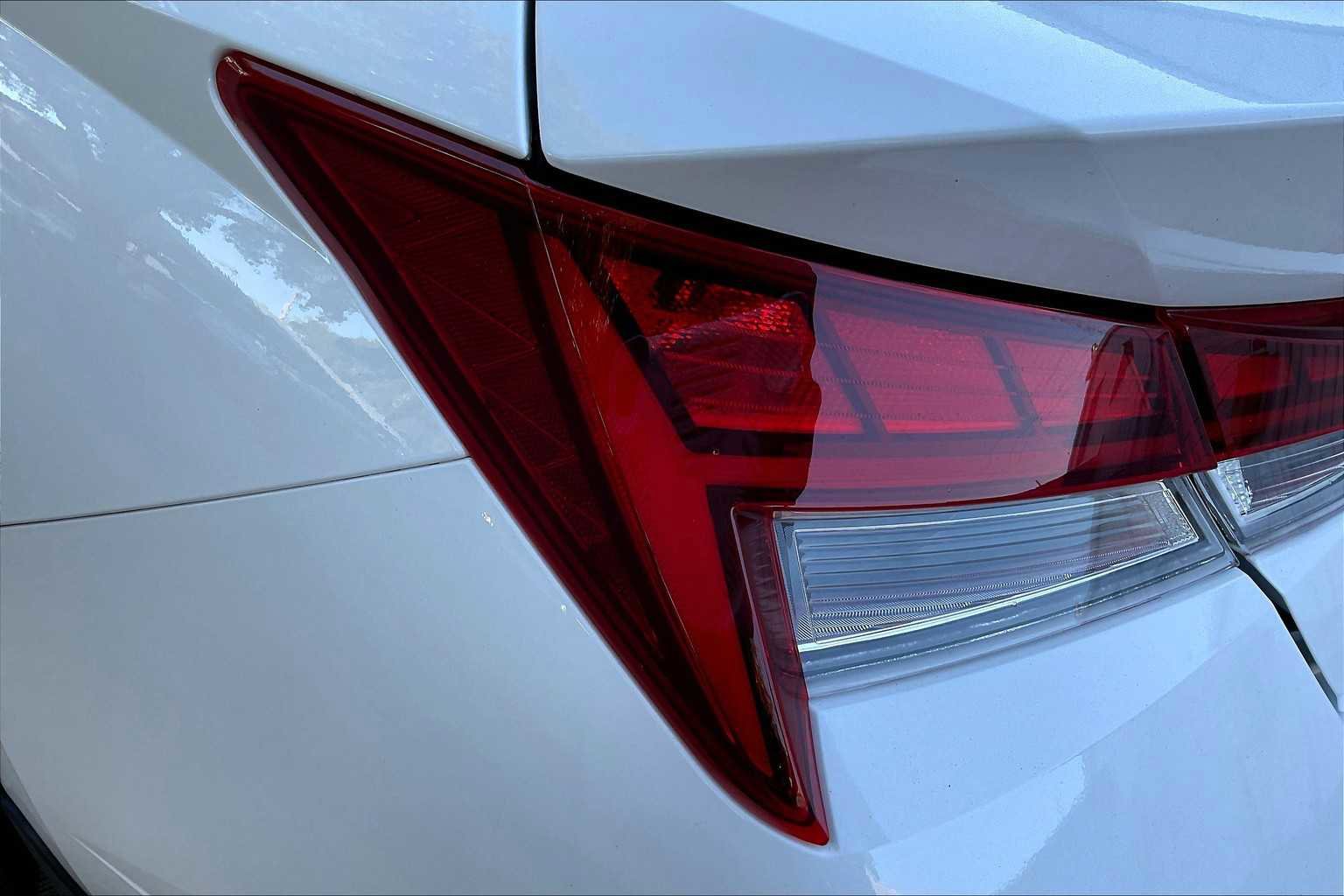 Used 2023 Hyundai Elantra Blue image 21