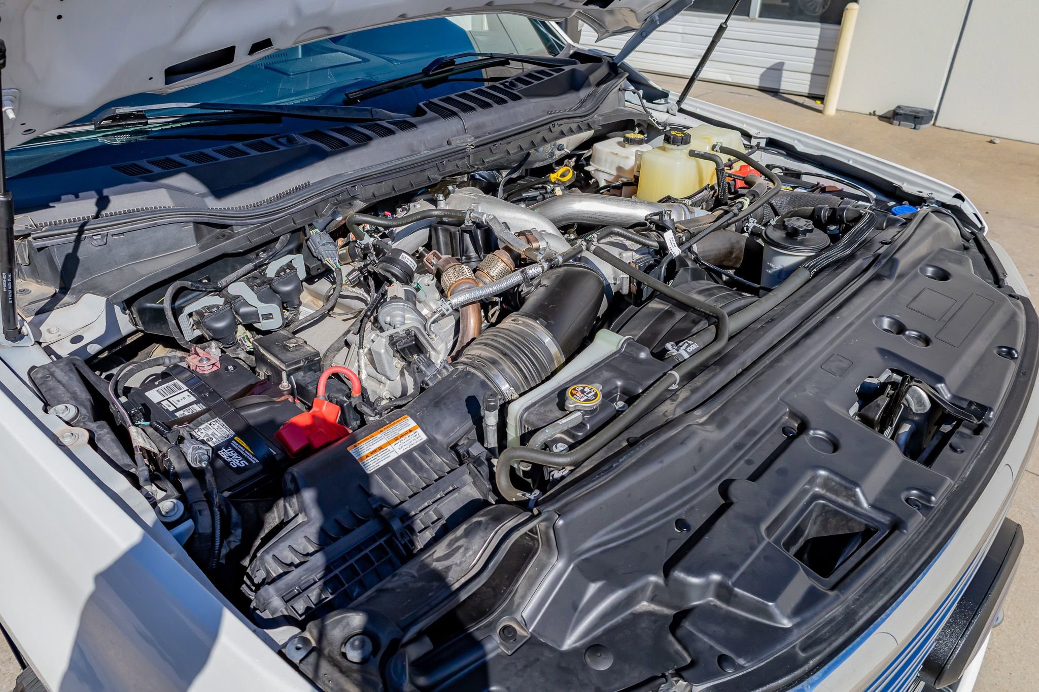 Used 2022 Ford F350 Platinum w/ FX4 Off-Road Package image 37