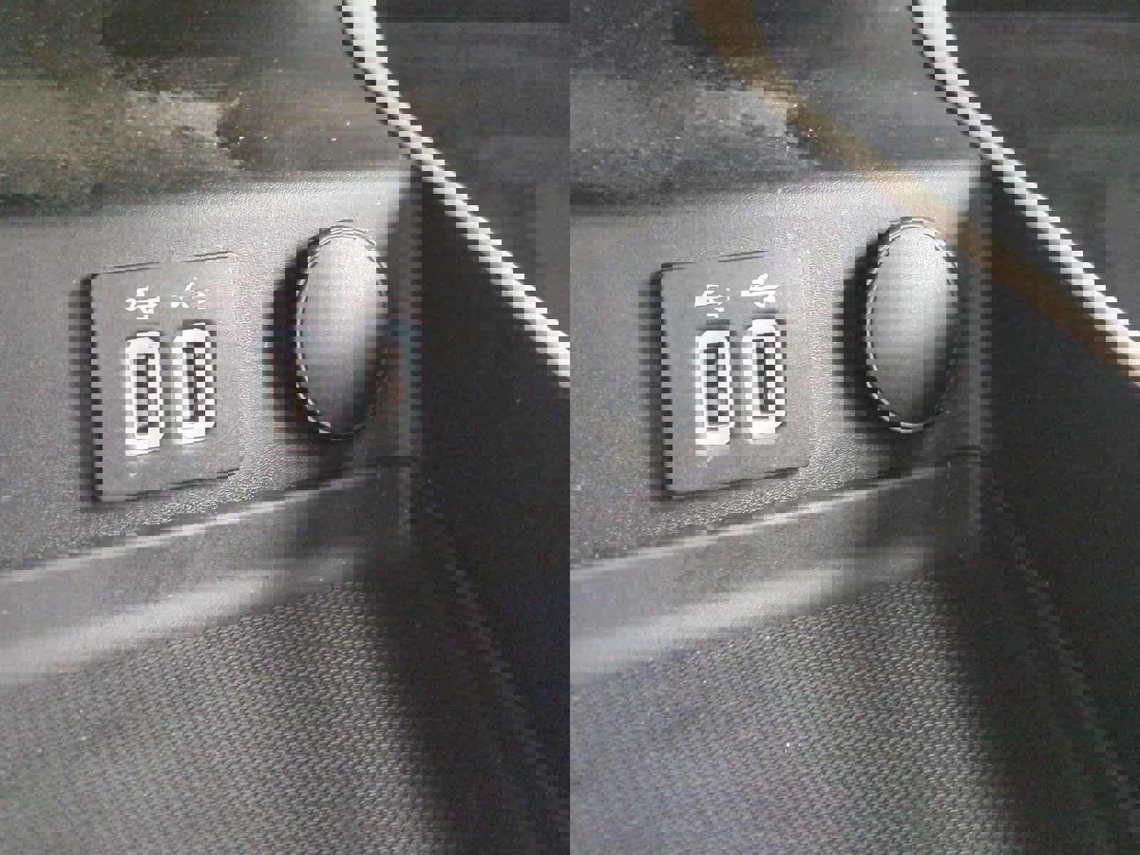 Used 2020 Ford Fusion SE image 29