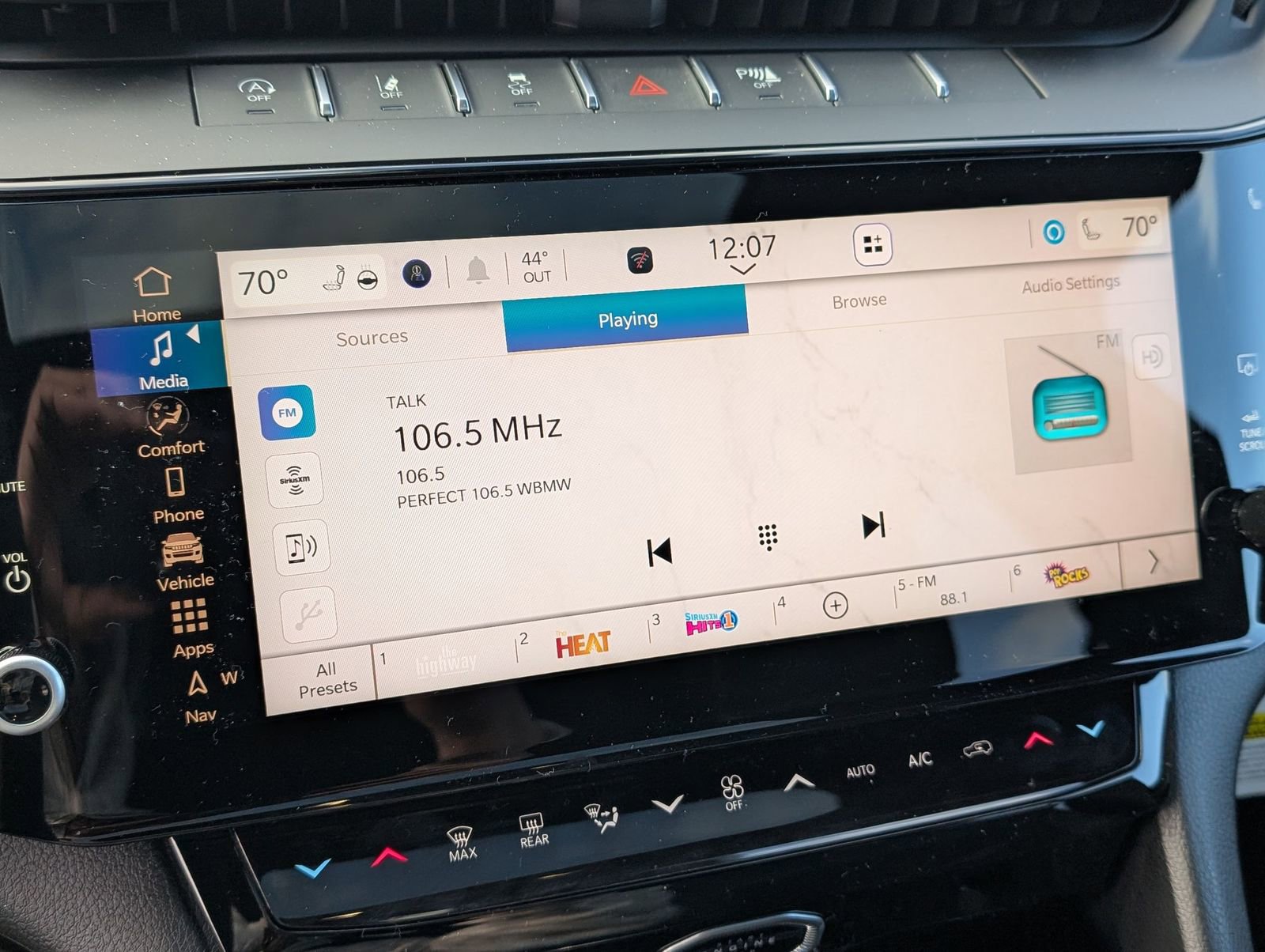 New 2026 Jeep Grand Cherokee Altitude image 12