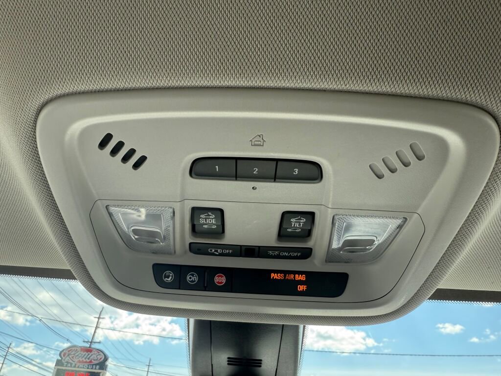 Used 2019 Chevrolet Traverse LT w/ LT Premium Package AWD/4WD image 25