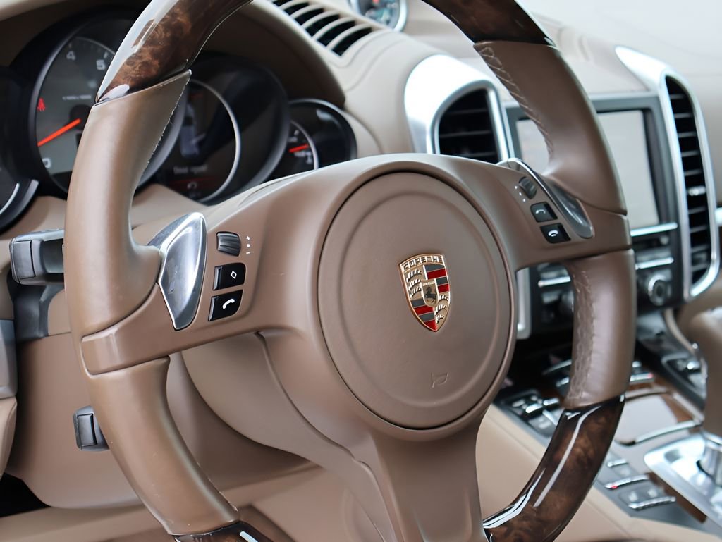 Used 2013 Porsche Cayenne S AWD/4WD image 19