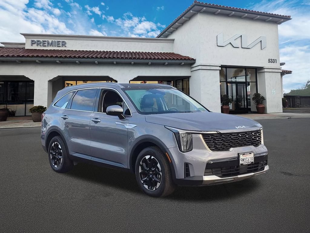 Certified 2024 Kia Sorento S w/ Panoramic Sunroof Package FWD image 2