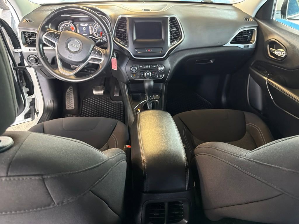 Used 2020 Jeep Cherokee Latitude w/ Cold Weather Group FWD image 14