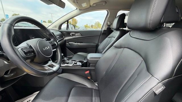 Used 2024 Kia Sportage EX FWD image 2