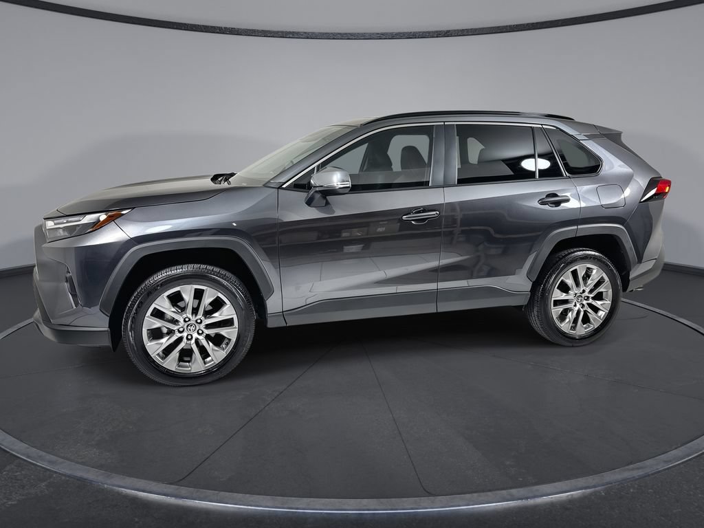 Used 2025 Toyota RAV4 XLE Premium FWD image 5