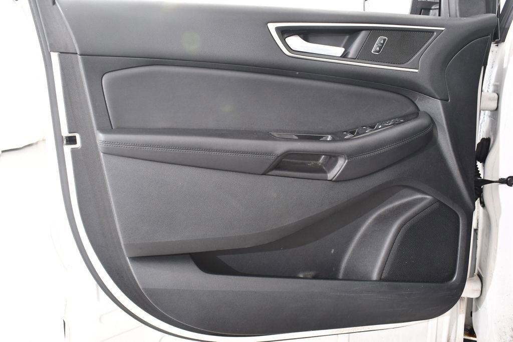 Used 2016 Ford Edge SEL w/ Equipment Group 201A AWD/4WD image 24