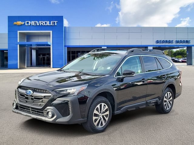 Used 2023 Subaru Outback Premium AWD/4WD image 2
