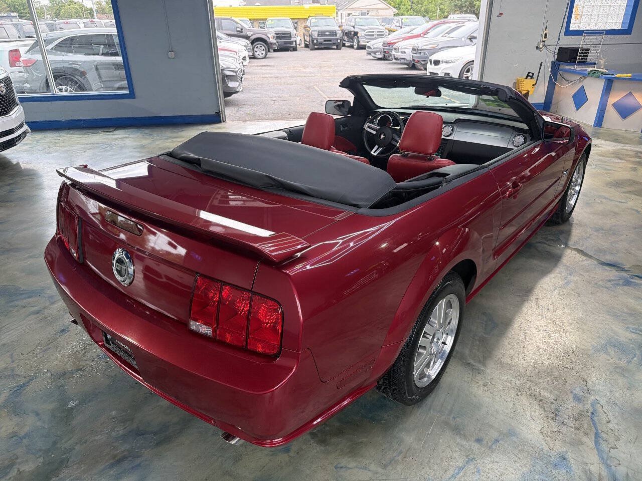Used 2005 Ford Mustang GT Premium RWD image 25