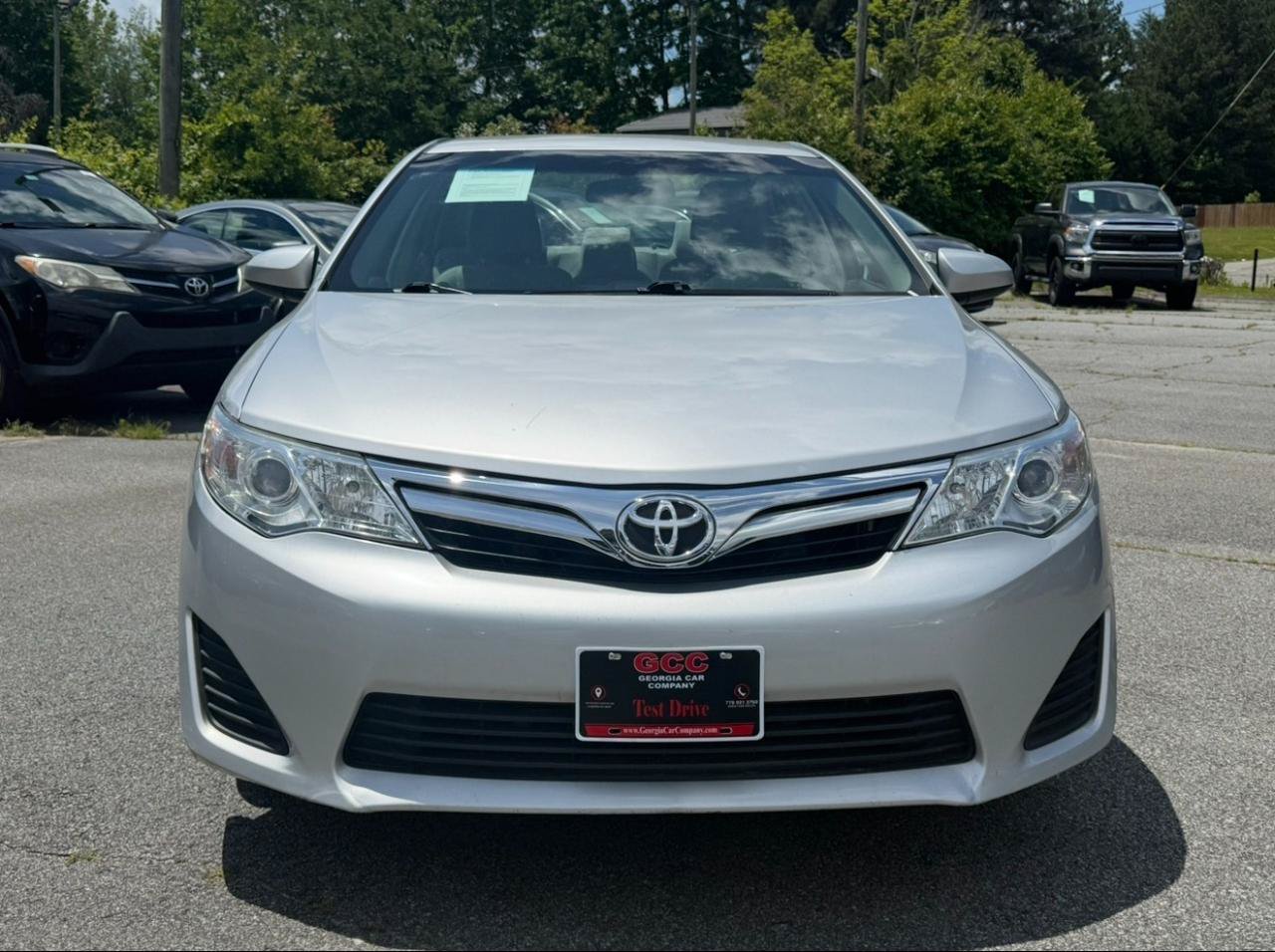 Used 2012 Toyota Camry LE FWD image 2