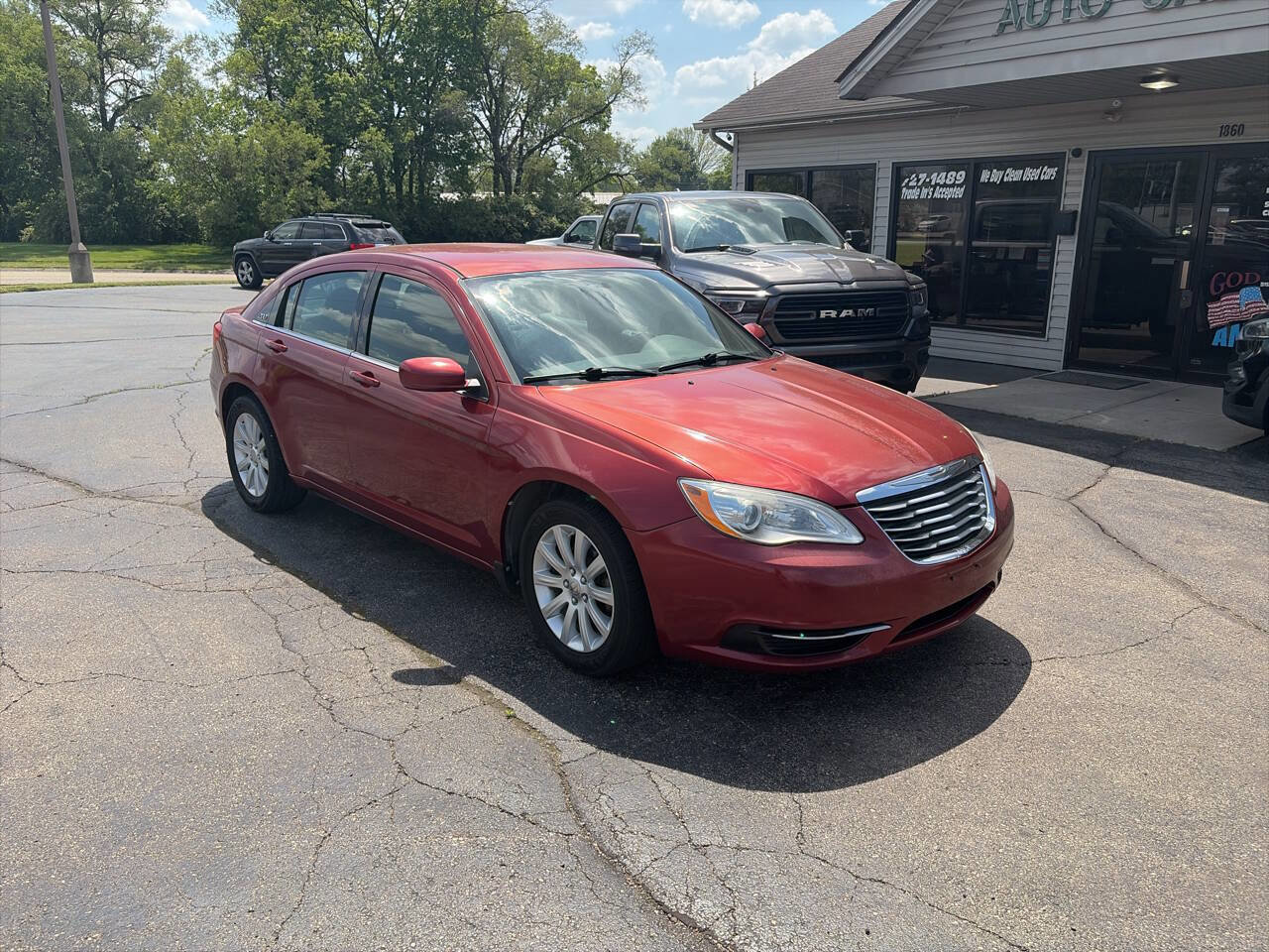 Used 2013 Chrysler 200 Touring FWD image 7