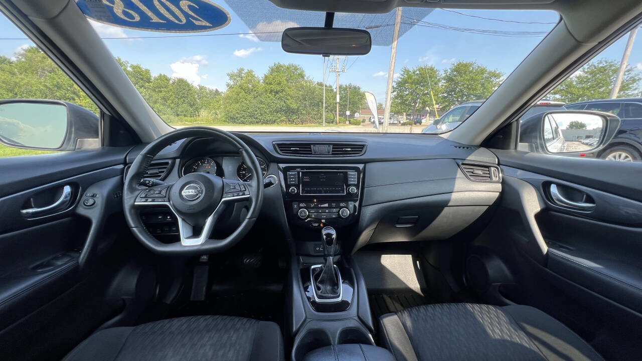 Used 2018 Nissan Rogue SV w/ Premium Package image 15