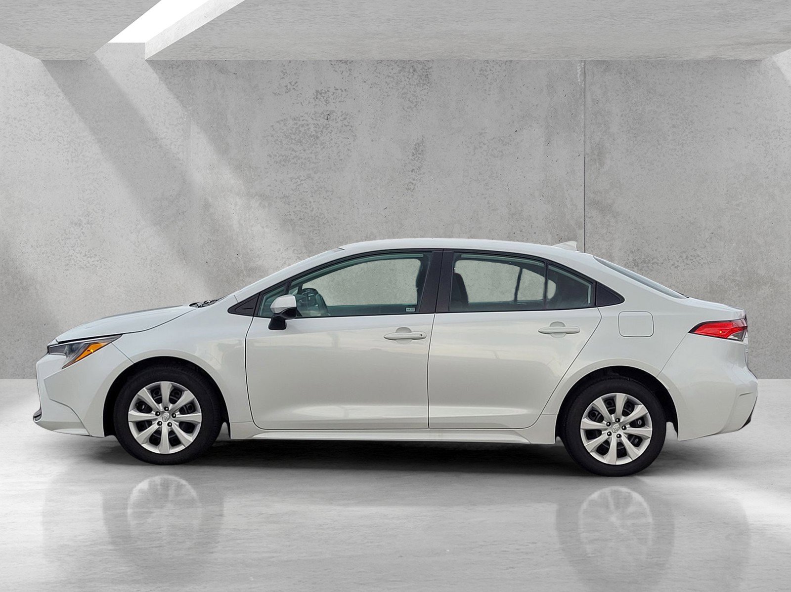 Used 2024 Toyota Corolla LE image 7