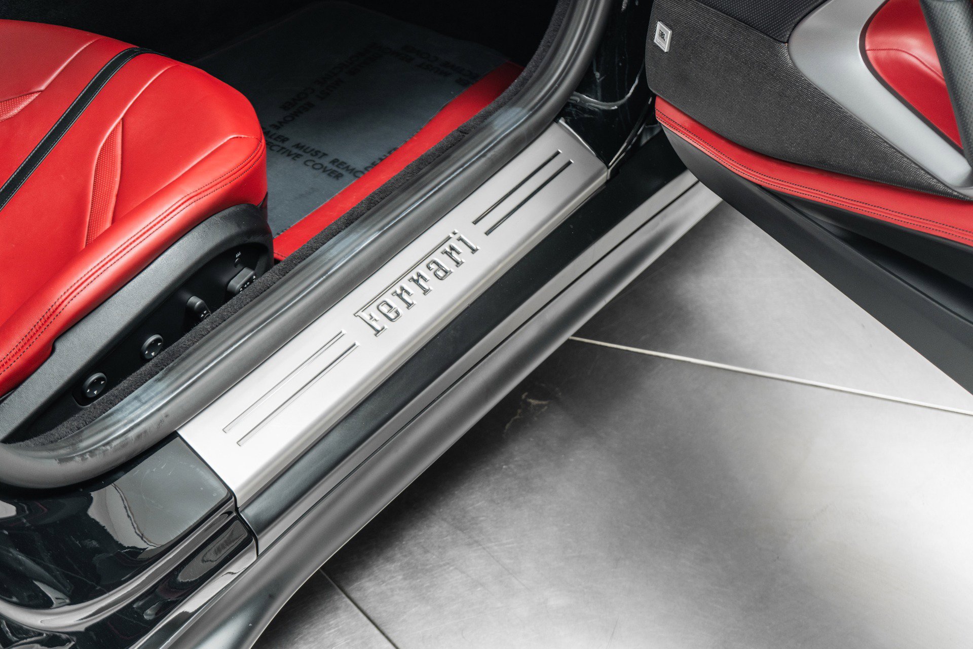 Used 2020 Ferrari 812 Superfast image 32