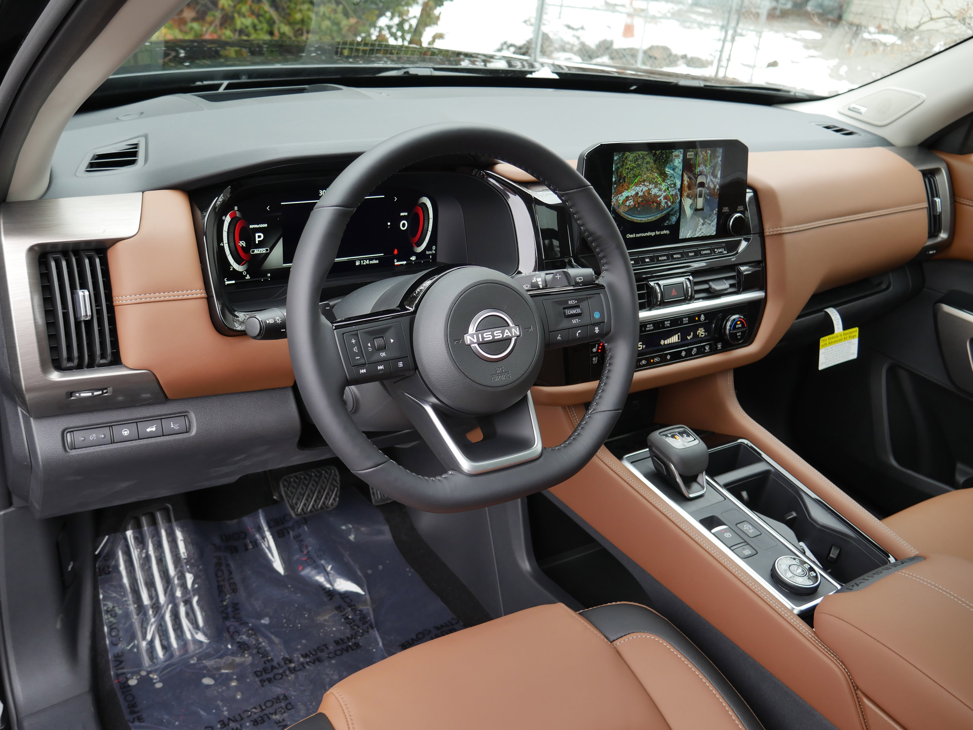 Certified 2025 Nissan Pathfinder Platinum w/ Cargo Package image 4