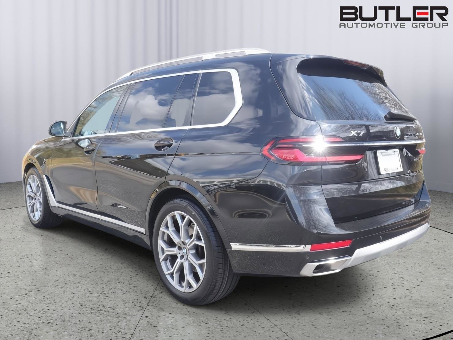 Used 2023 BMW X7 xDrive40i w/ Premium Package image 5