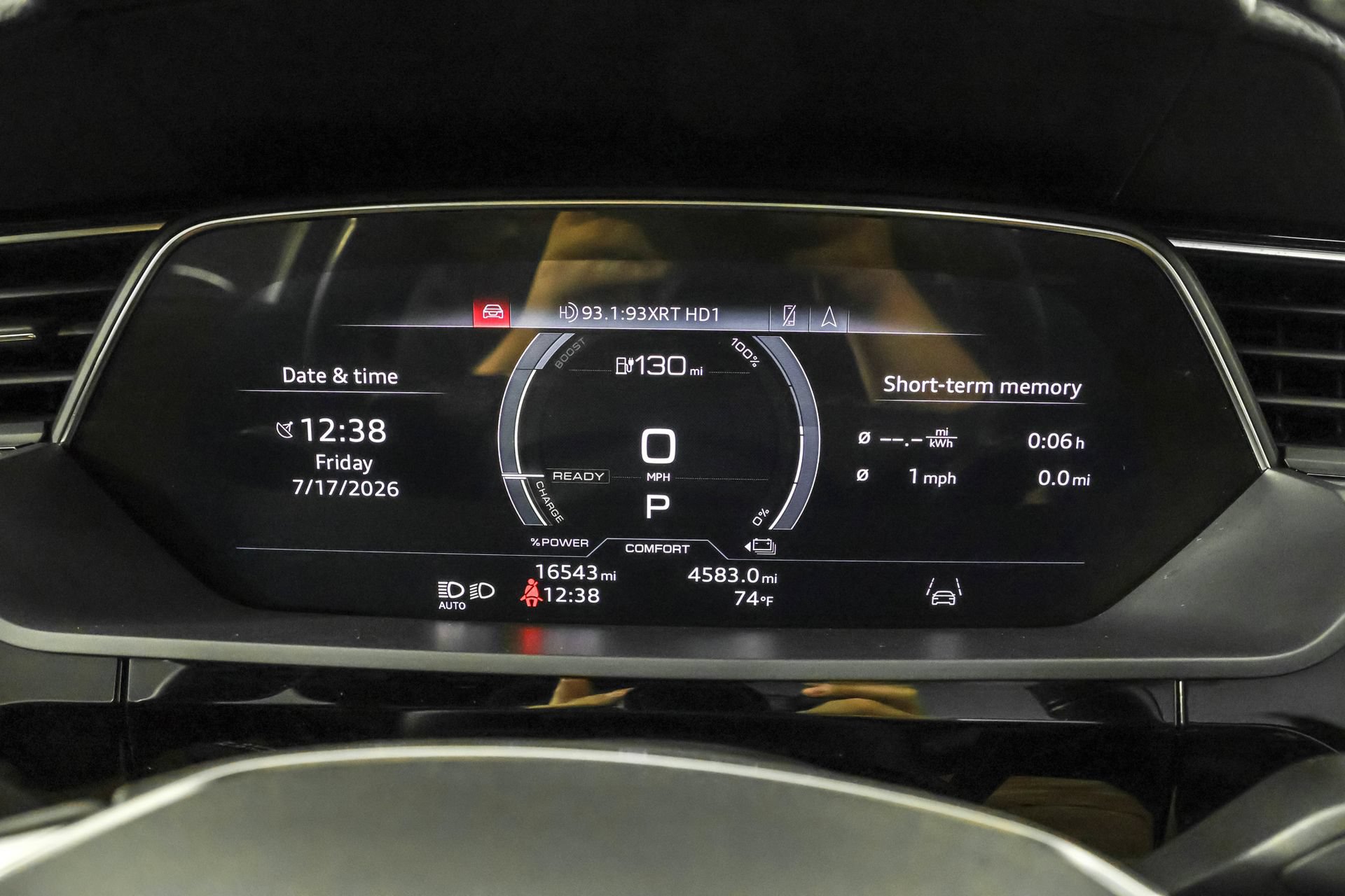 Used 2024 Audi Q8 e-tron Premium Plus w/ Premium Plus Package AWD/4WD image 27