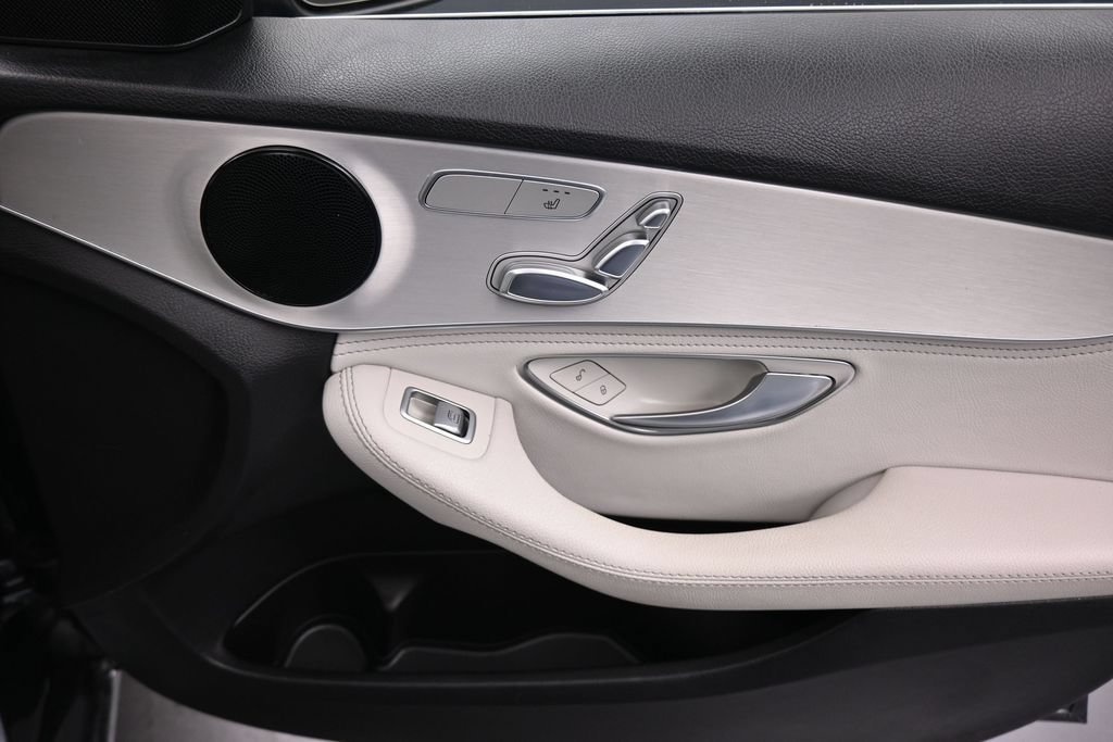 Used 2016 Mercedes-Benz C 300 4MATIC Sedan image 40