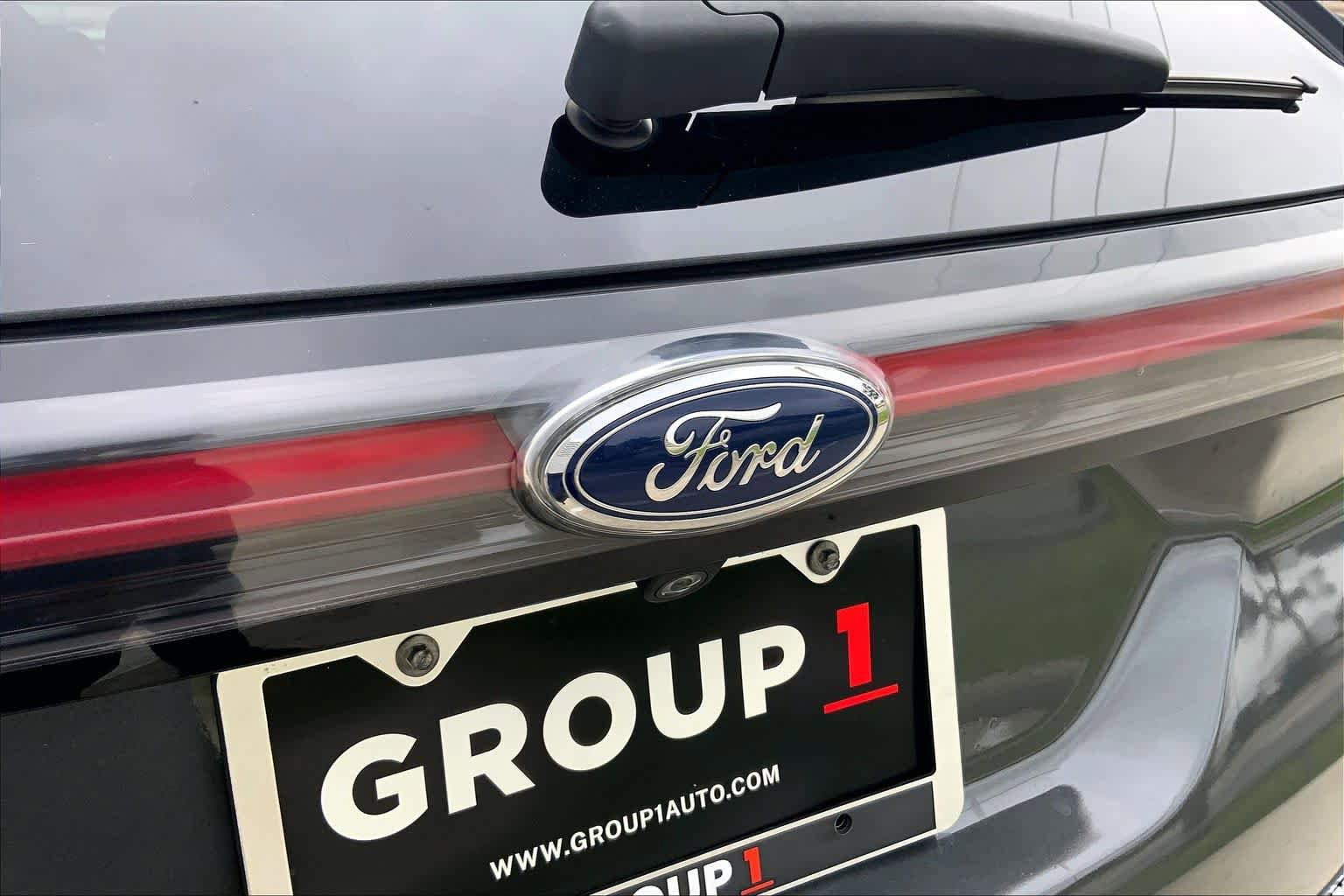 Used 2018 Ford Edge Titanium w/ Equipment Group 301A image 31