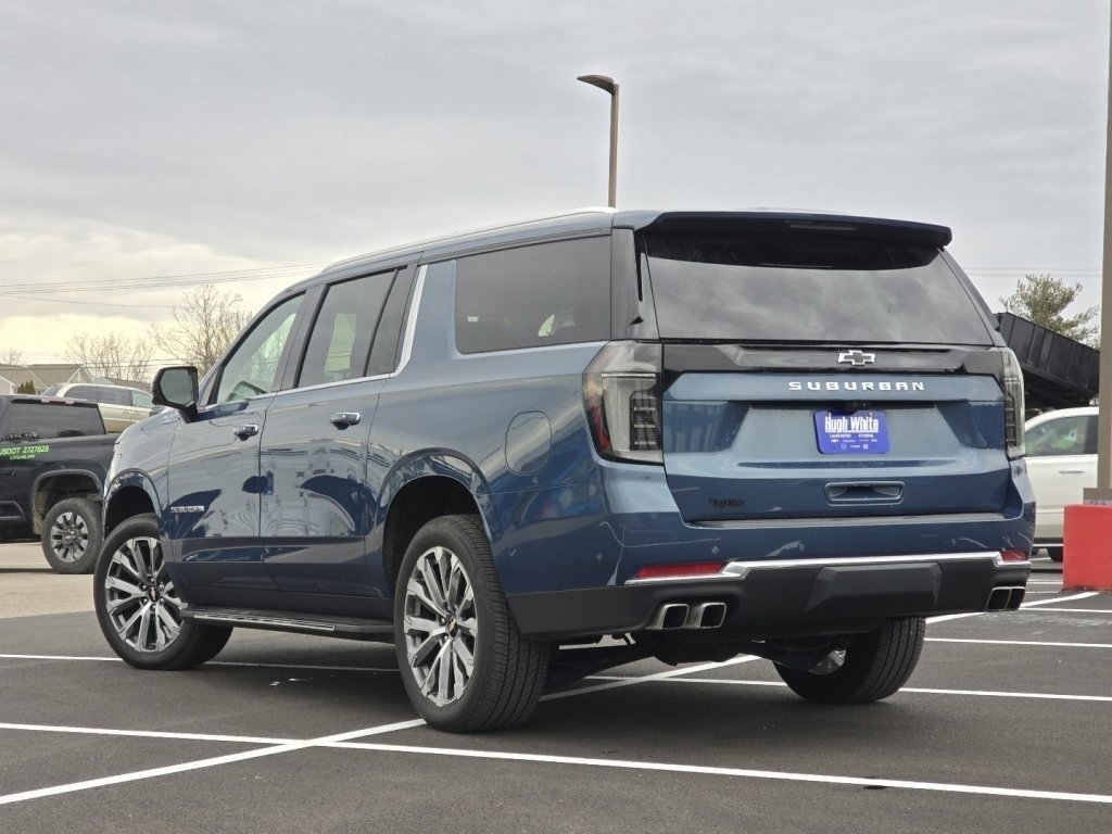 Used 2025 Chevrolet Suburban High Country image 11
