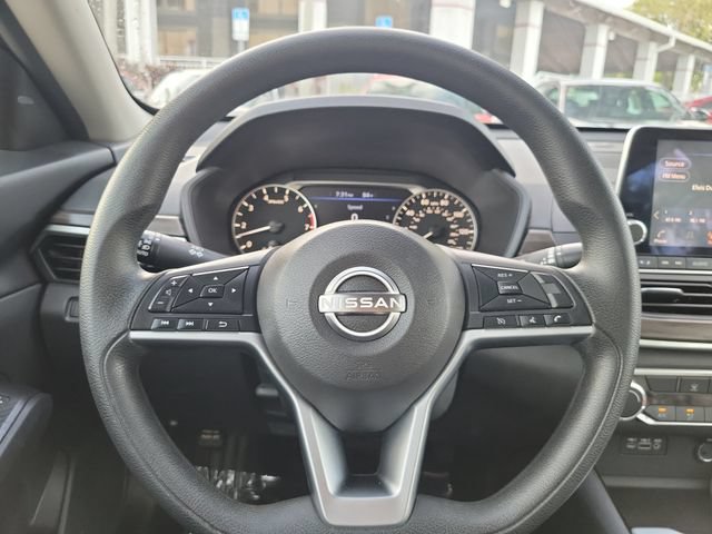 Used 2024 Nissan Altima 2.5 SV FWD image 14