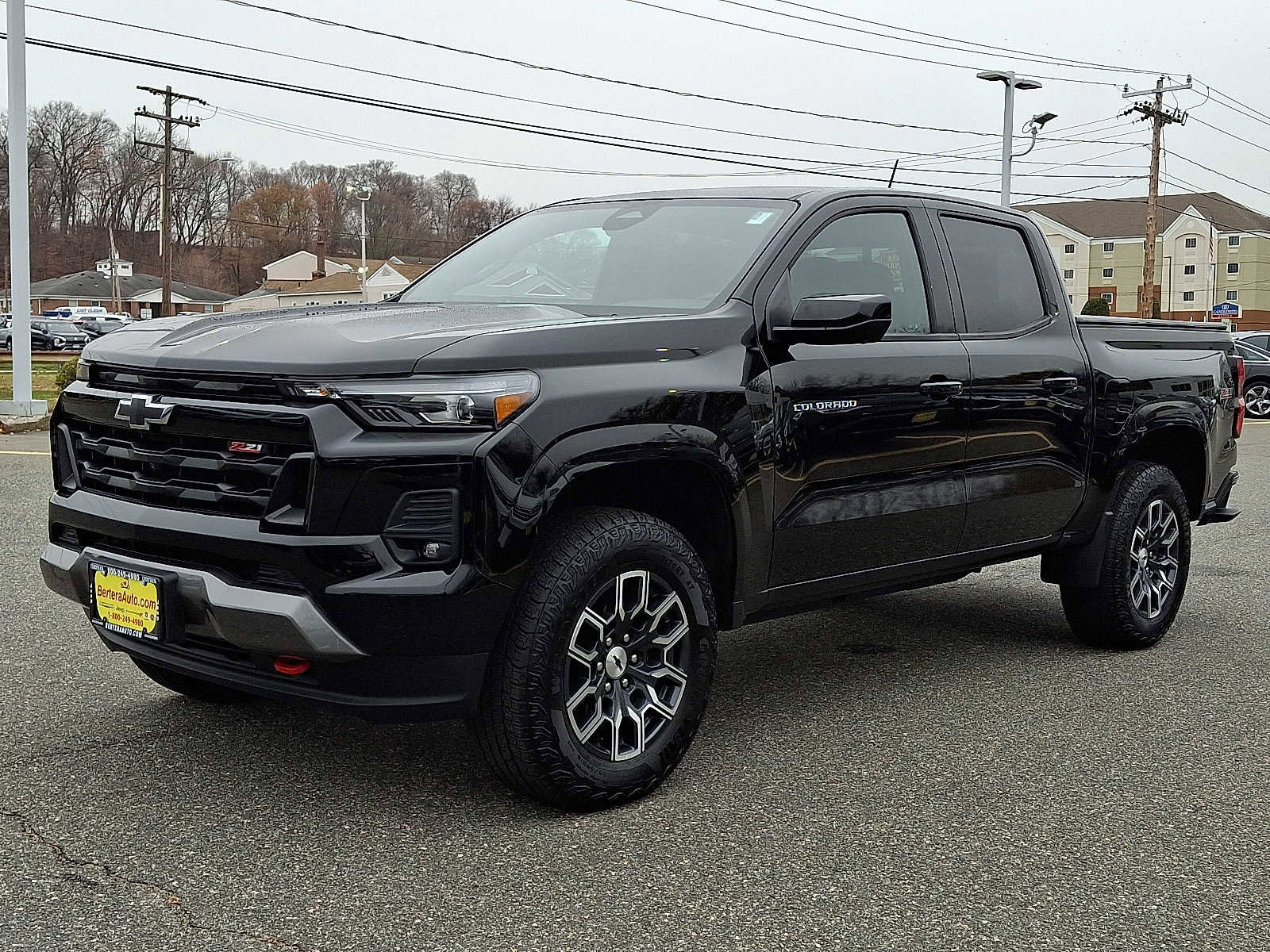 Used 2024 Chevrolet Colorado Z71 w/ Z71 Convenience Package 2 image 3