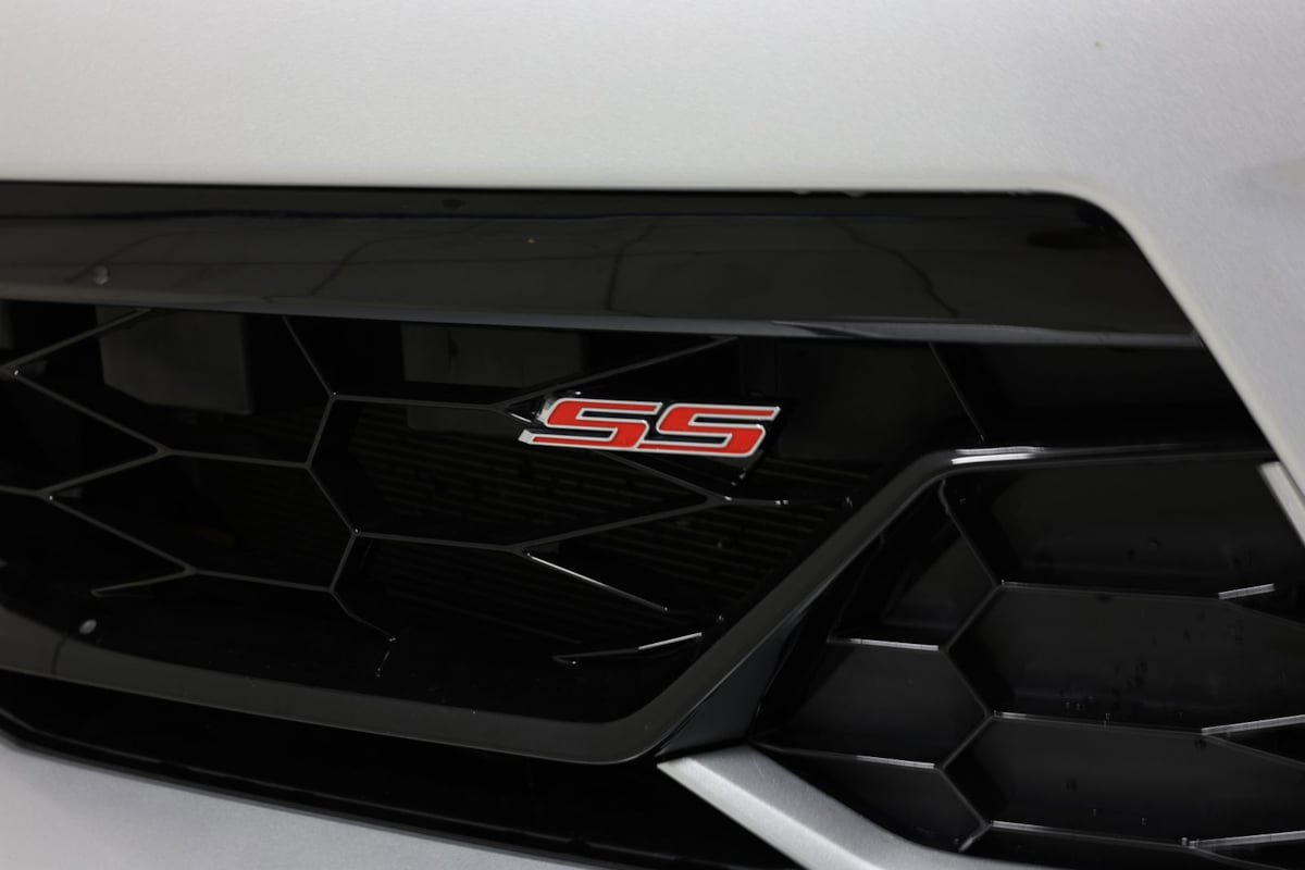 Used 2018 Chevrolet Camaro SS RWD image 16