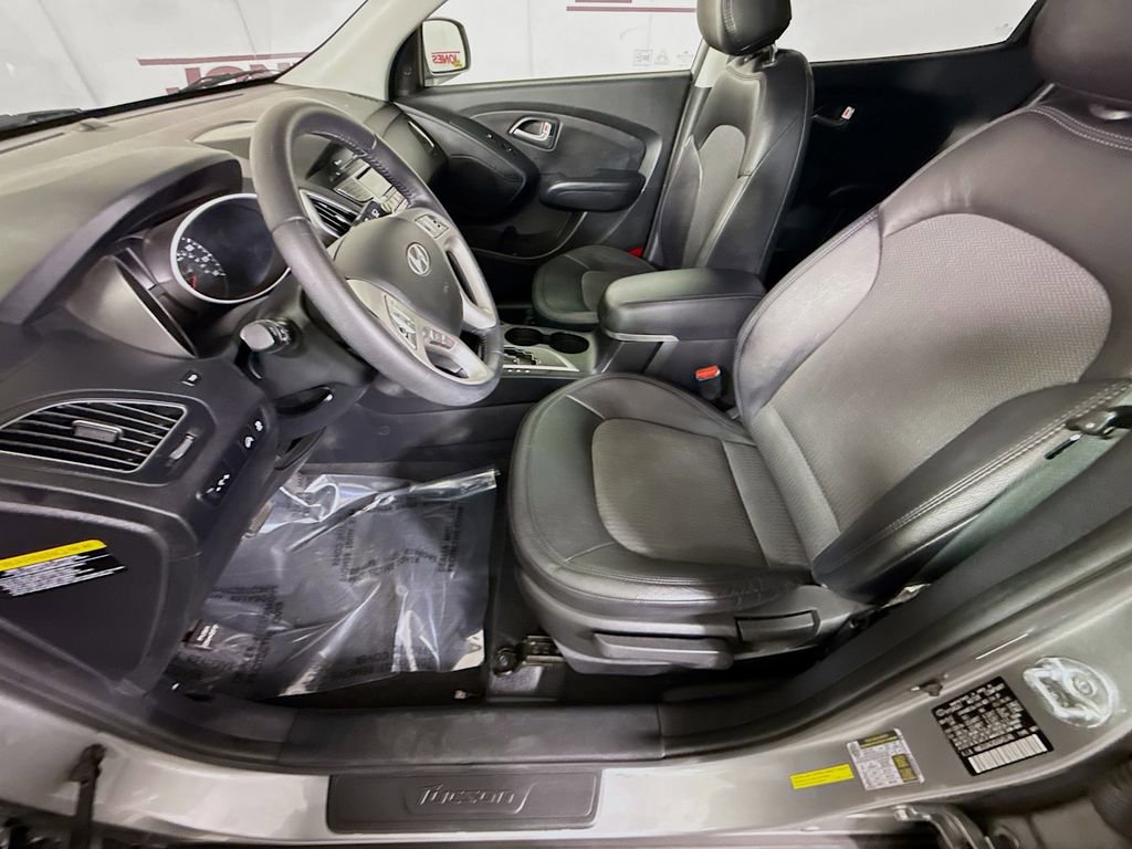 Used 2013 Hyundai Tucson GLS image 23