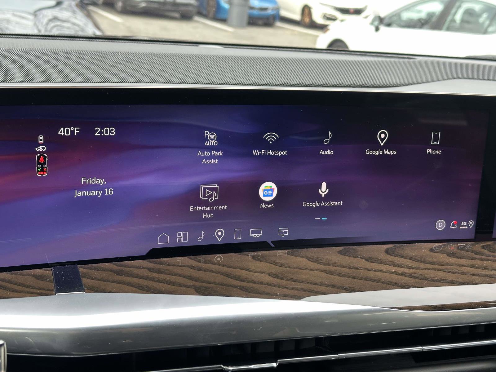 Used 2025 Cadillac Escalade Sport Platinum w/ LPO, ONYX Package image 25