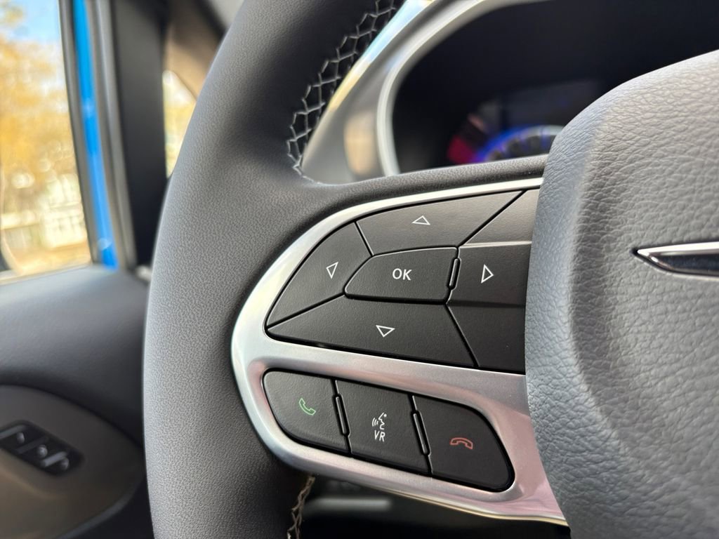 New 2026 Chrysler Pacifica Select image 17