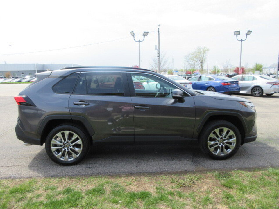 Used 2024 Toyota RAV4 XLE Premium w/ Weather Package image 4