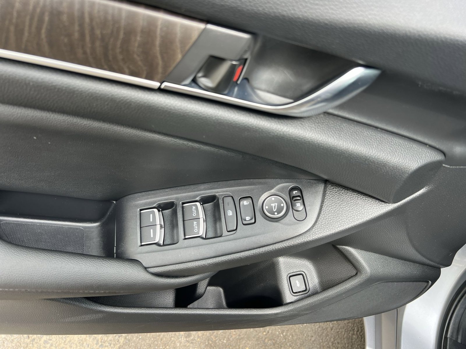 Used 2019 Honda Accord EX image 15