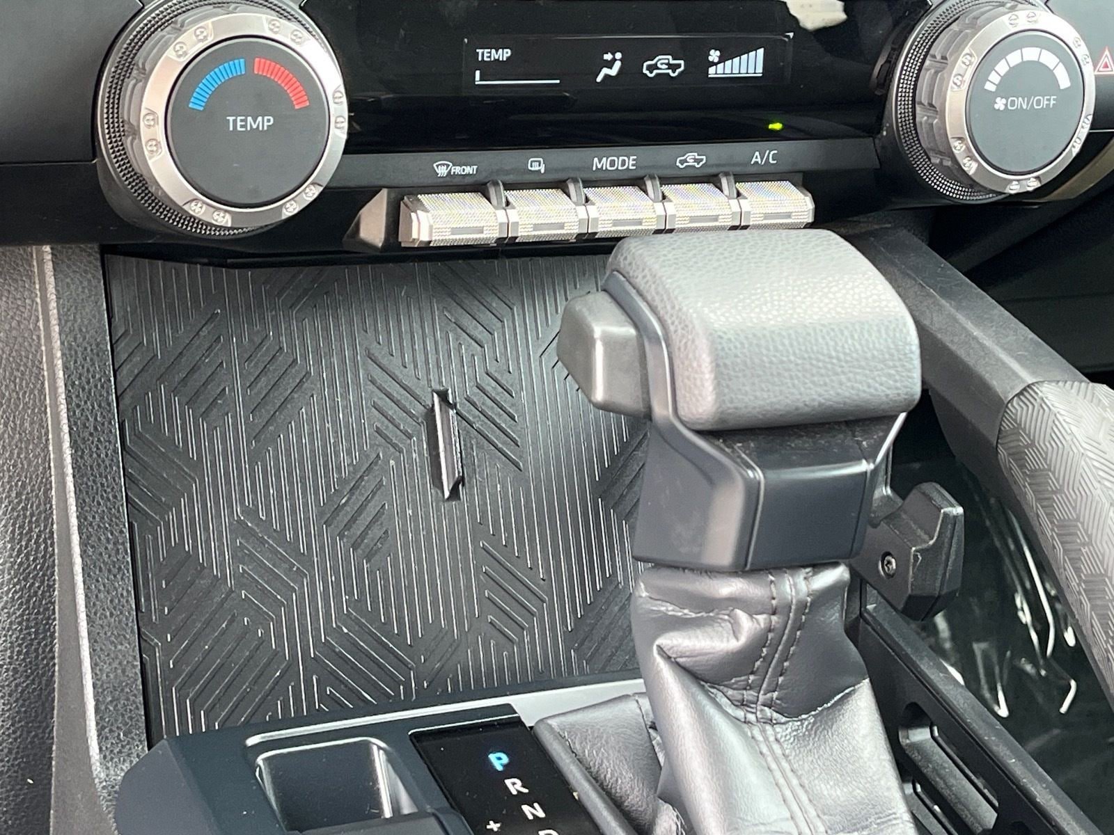 Used 2024 Toyota Tacoma TRD Sport AWD/4WD image 26