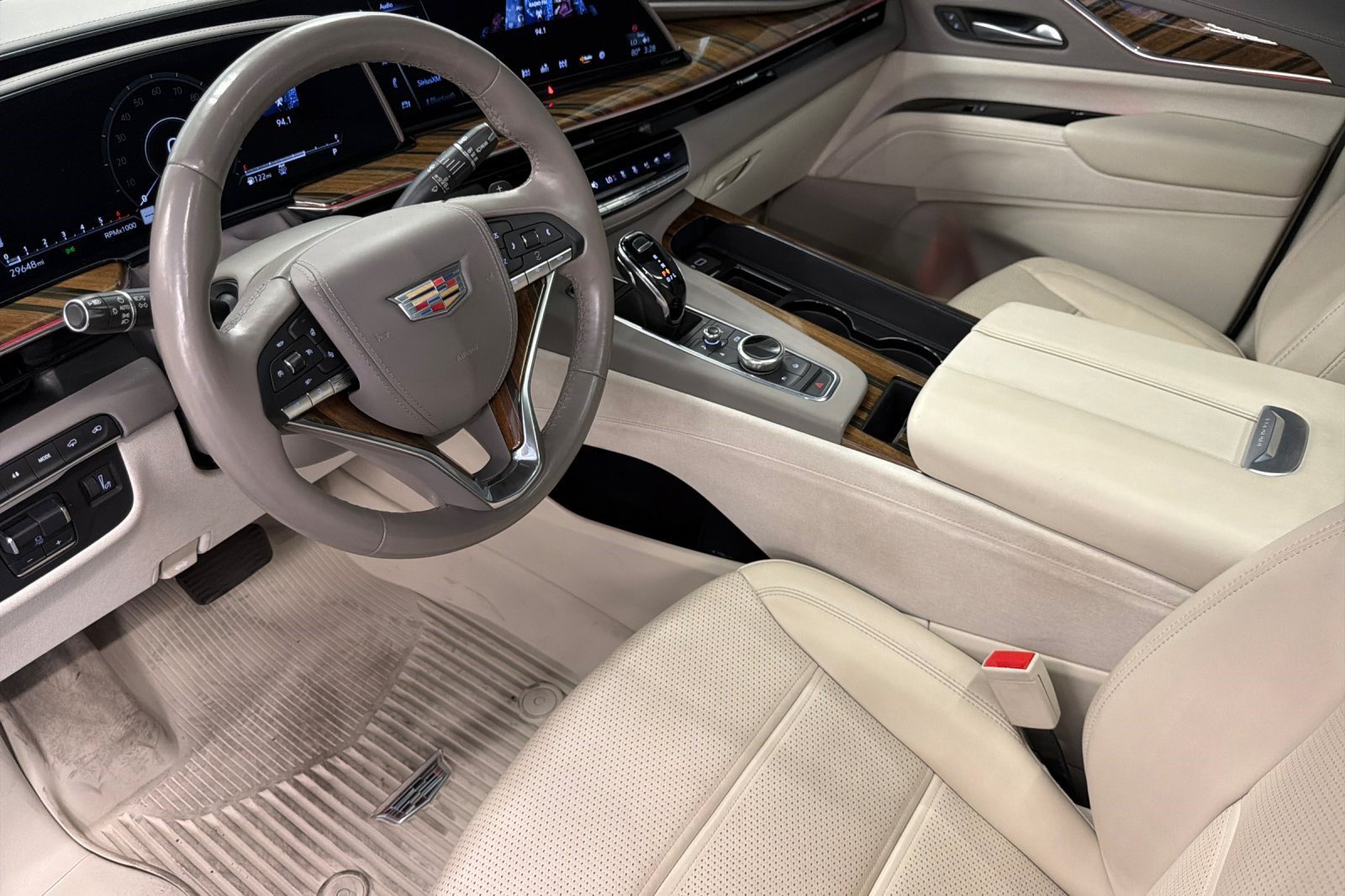 Used 2022 Cadillac Escalade Sport Platinum w/ Heavy-Duty Trailer Package AWD/4WD image 4