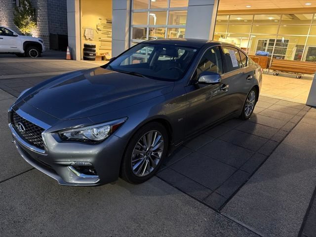 Used 2018 INFINITI Q50 Luxe w/ Essential Package (3.0T Luxe) RWD image 2