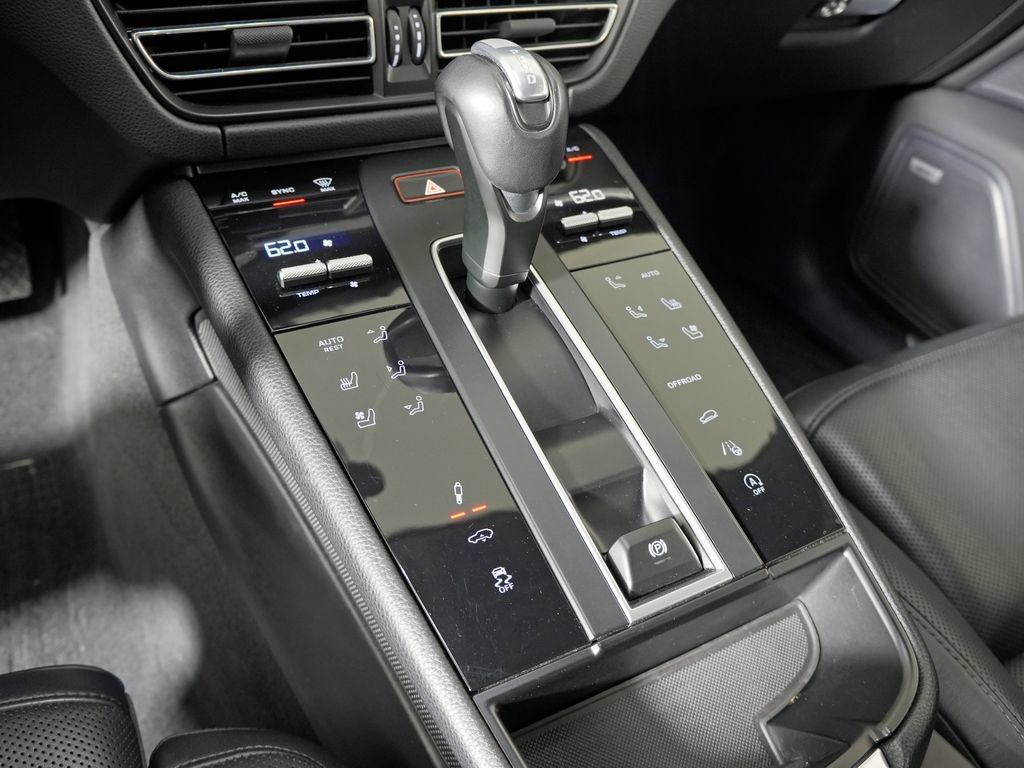 Certified 2023 Porsche Macan S AWD/4WD image 34