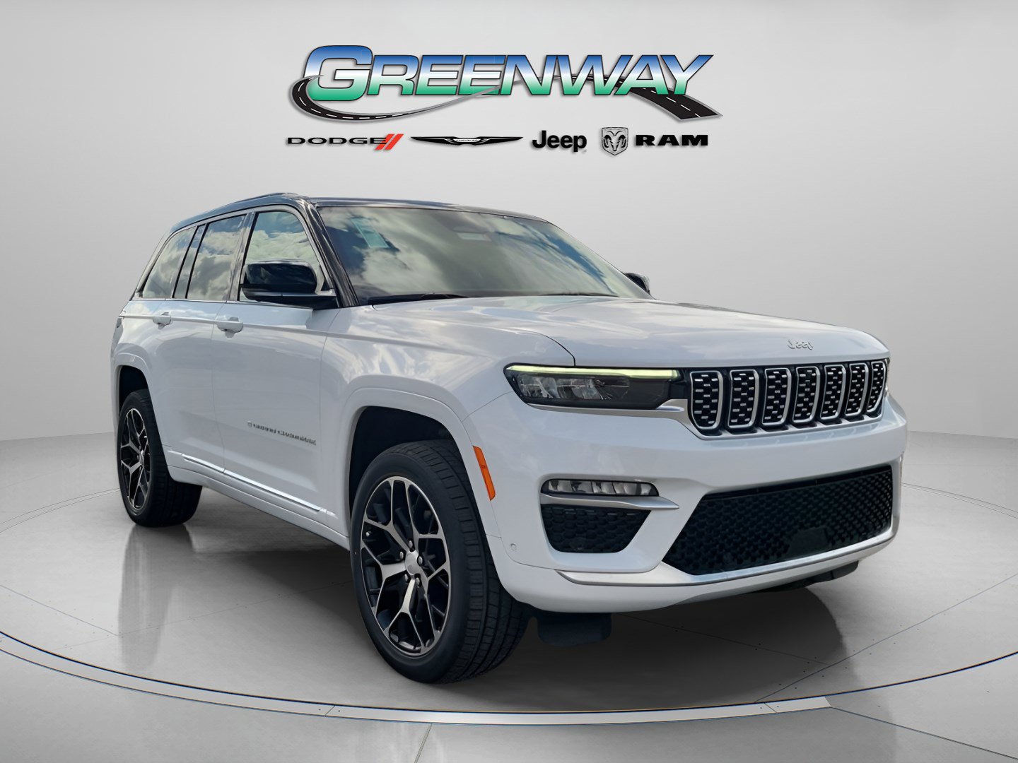 Used 2025 Jeep Grand Cherokee Summit image 1
