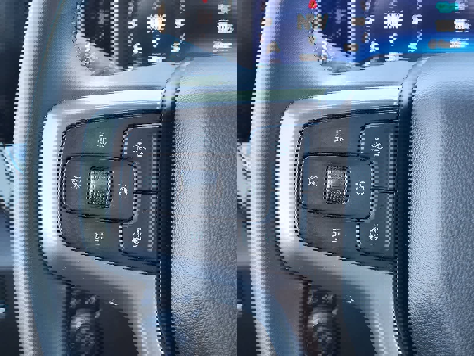 Used 2024 Chevrolet Silverado 2500 LTZ w/ LTZ Convenience Package image 18