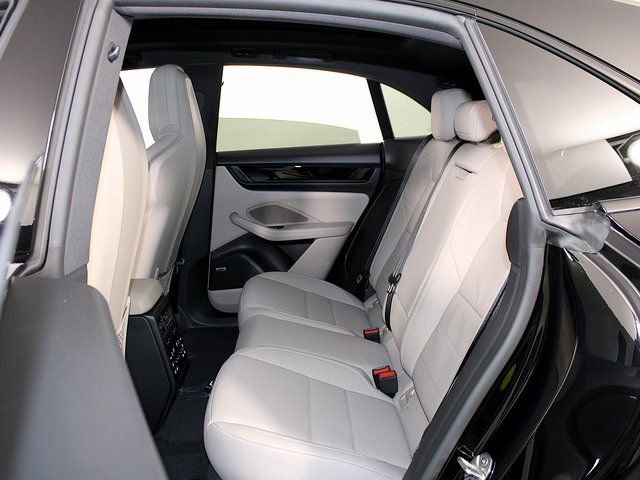 New 2025 Porsche Macan 4S Electric image 22