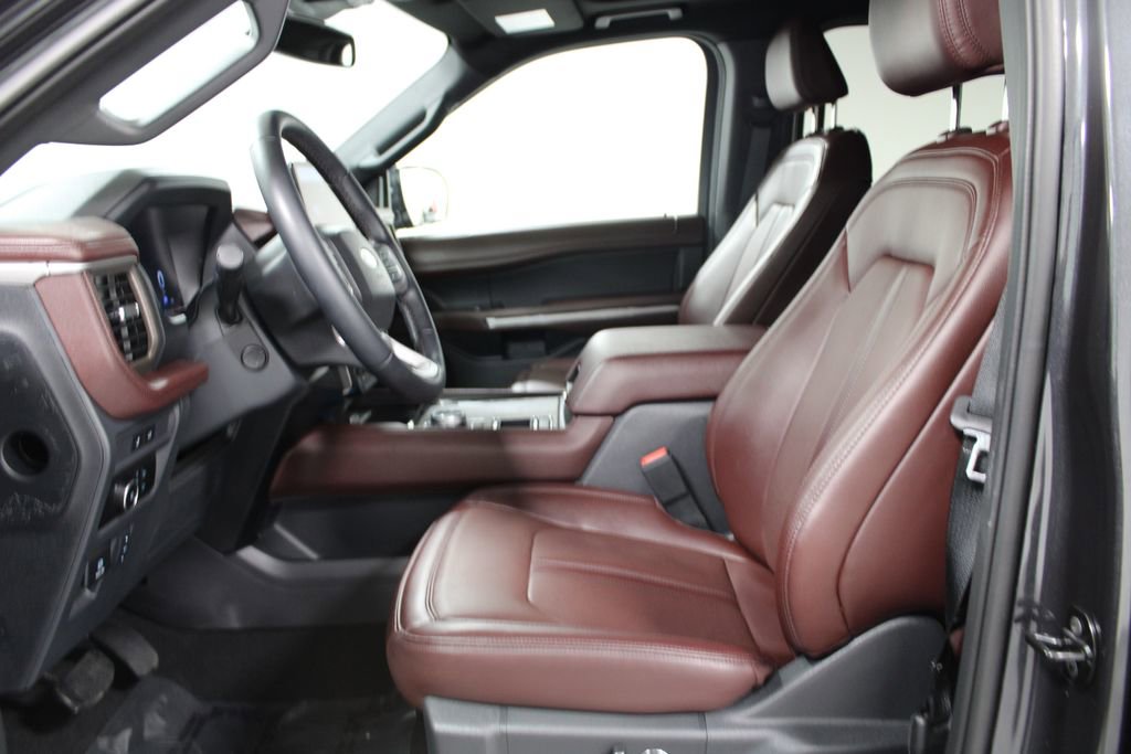 Used 2024 Ford Expedition Limited image 23