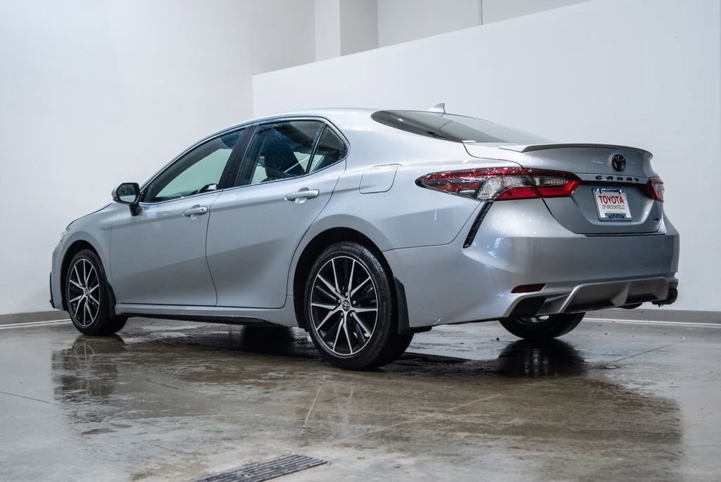 Used 2024 Toyota Camry SE image 7