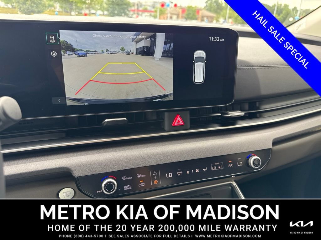 Used 2026 Kia Carnival EX FWD image 18