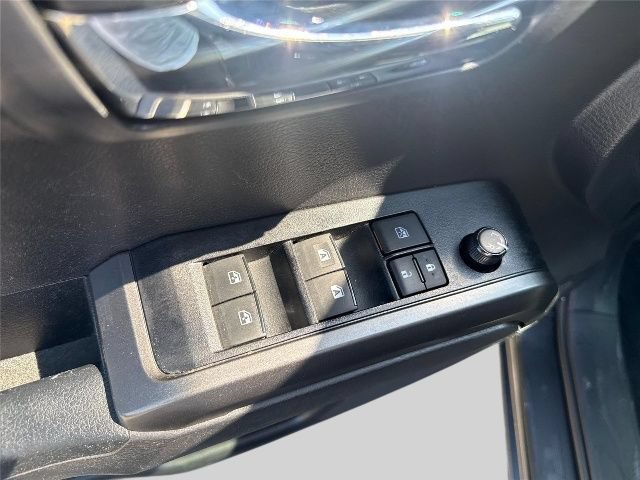 Used 2022 Toyota Tacoma TRD Off-Road AWD/4WD image 17
