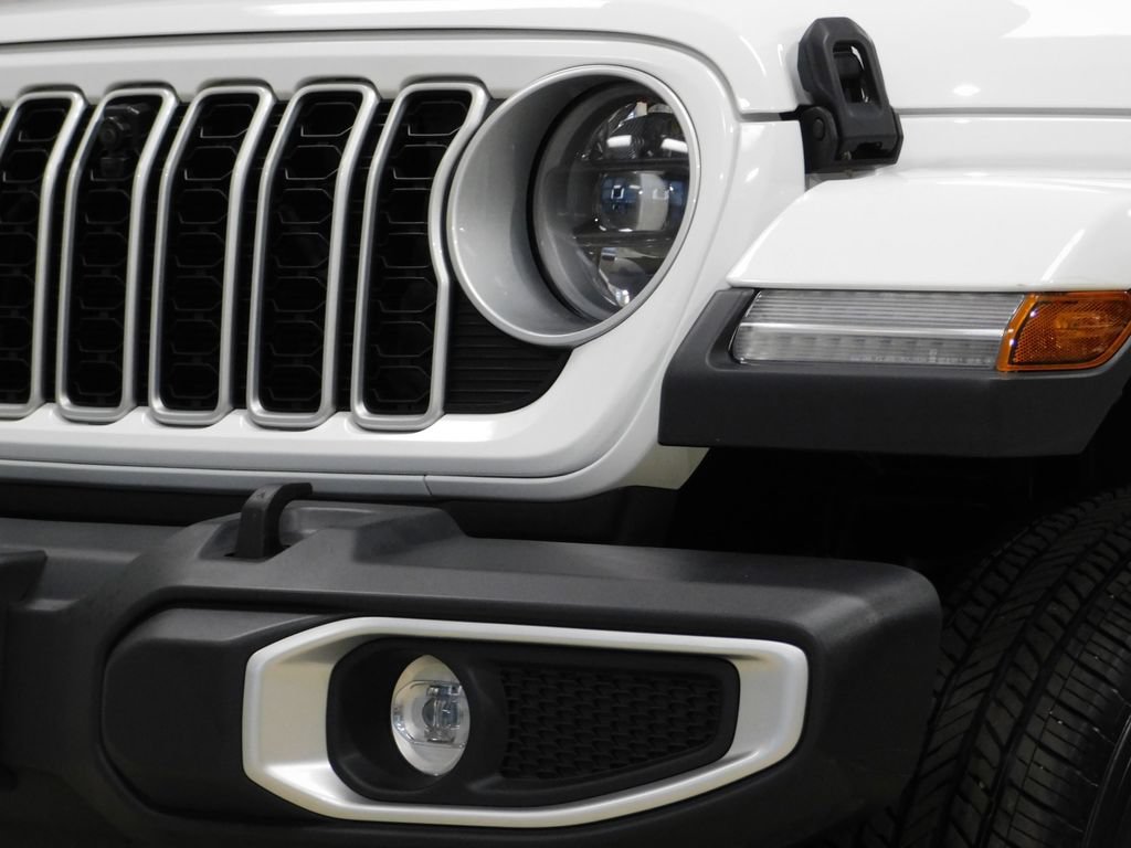 Used 2024 Jeep Wrangler Unlimited Sahara w/ Technology Group AWD/4WD image 12