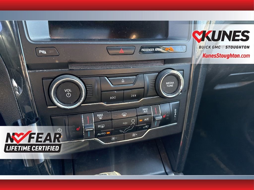 Used 2018 Ford Explorer XLT w/ XLT Appearance Package AWD/4WD image 35