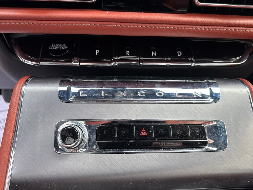 Used 2025 Lincoln Aviator Reserve w/ Equipment Group 201A AWD/4WD image 21
