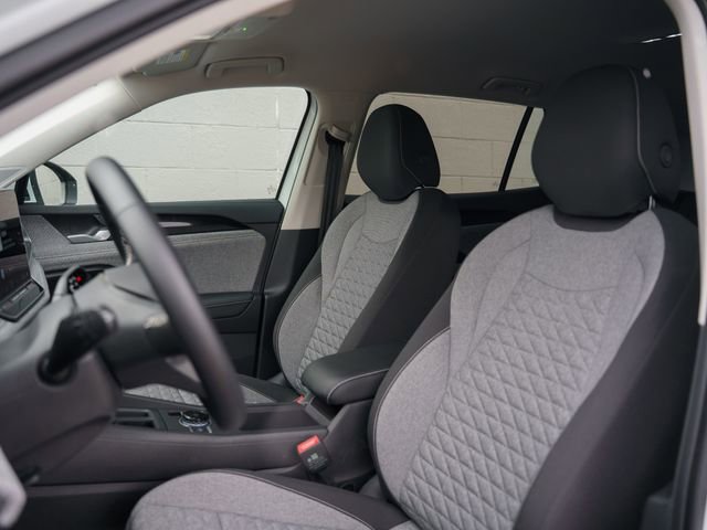 Used 2025 Volkswagen Tiguan S w/ 18" Wheel Package image 5