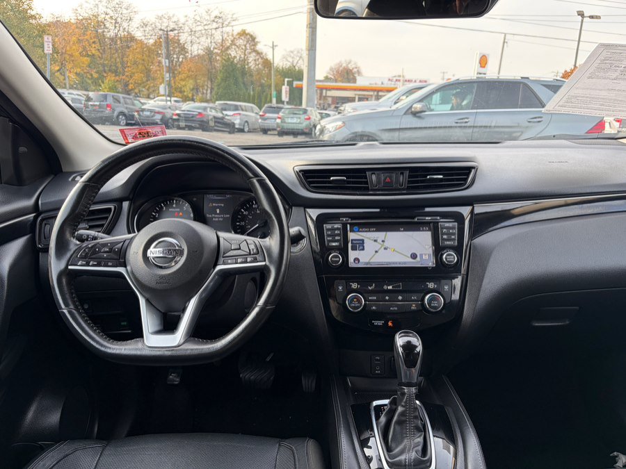 Used 2017 Nissan Rogue Sport SL w/ SL Premium Package AWD/4WD image 18