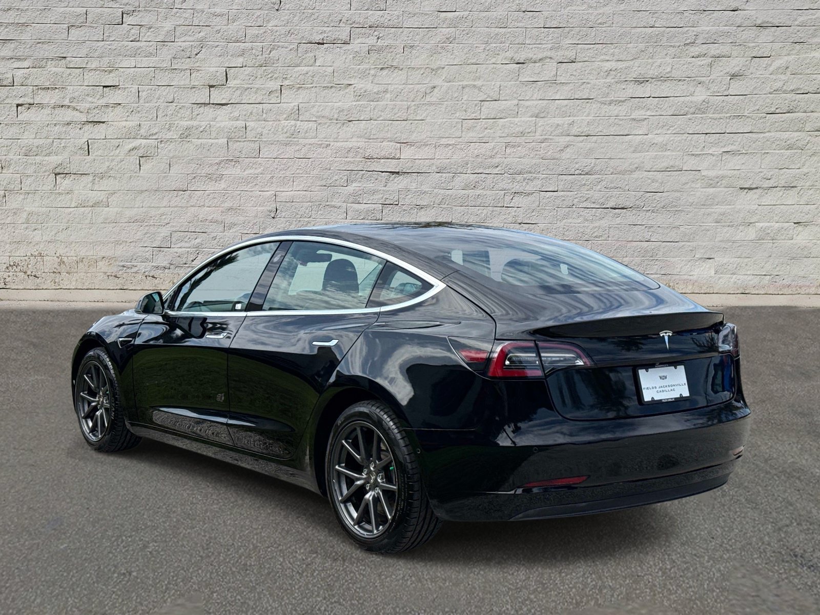 Used 2019 Tesla Model 3 Standard Range RWD image 2