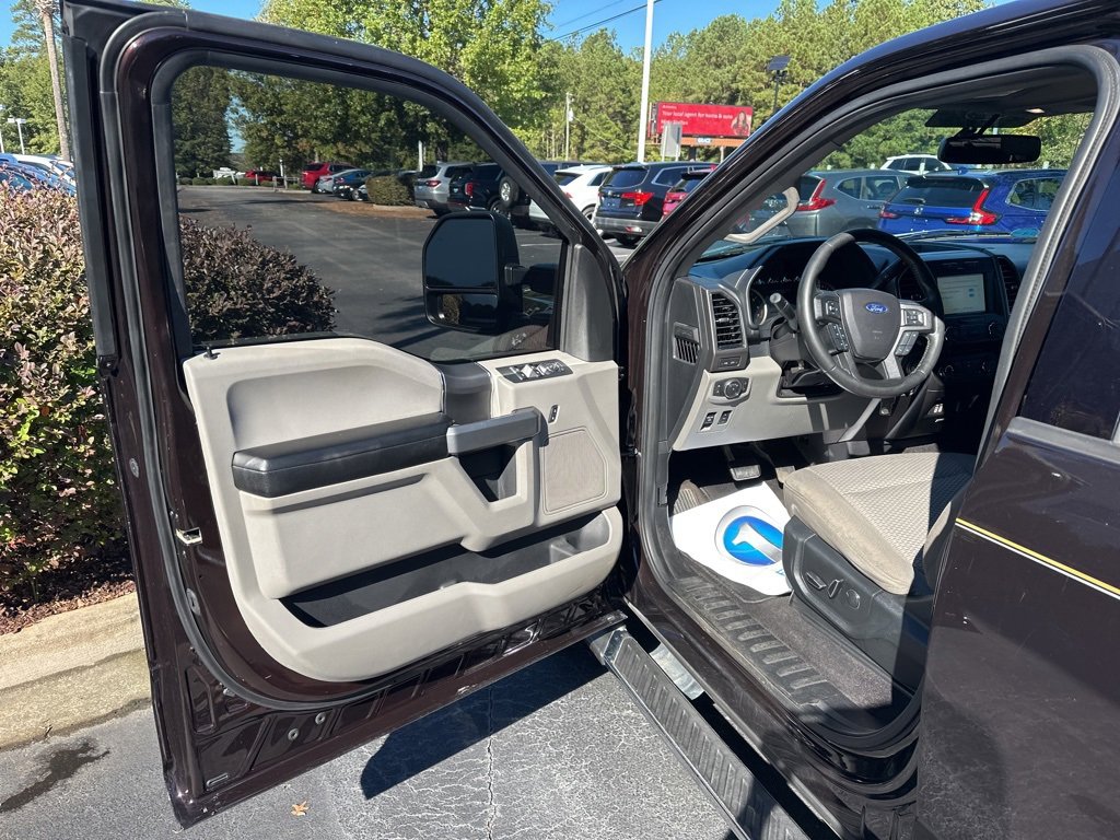 Used 2018 Ford F150 XLT w/ Equipment Group 302A Luxury image 21